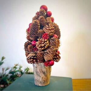 PIER 1 IMPORTS Pinecone Christmas Topiary NWT Festive Holiday Party Decor